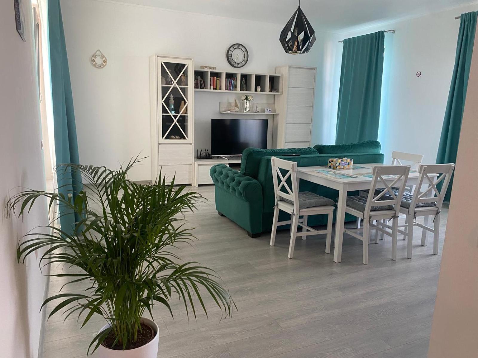 Emi Apartment Mamaia Нэводари Экстерьер фото